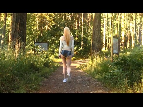 ❤️ Mkazi wokongola amayenda pang'onopang'ono, osati kanema wamaliseche Zolaula zolaula pa ny.pornsos-com.ru ☑
